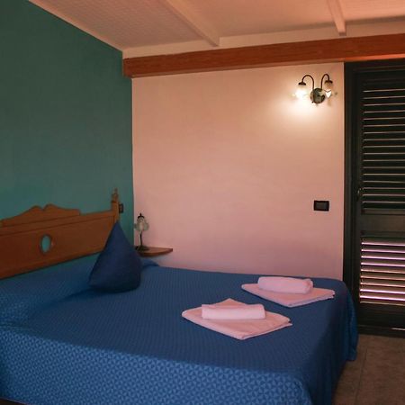La Trinacria Bed & Breakfast Giardini Naxos Bagian luar foto