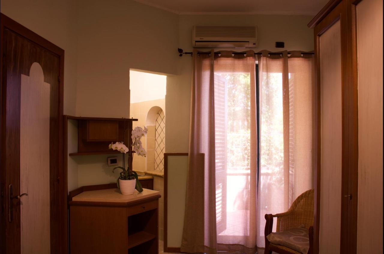 La Trinacria Bed & Breakfast Giardini Naxos Bagian luar foto